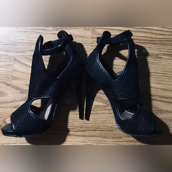 Steve Madden x Iggy Azalea Black "Brixxton” Mesh Stiletto Heels Women's size 7 - Picture 2 of 11